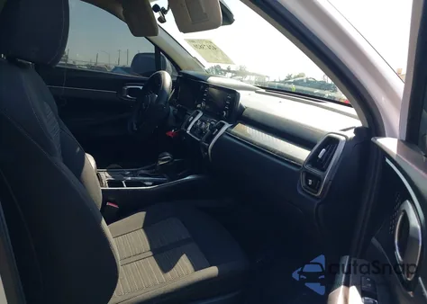 2022 Kia Sorento Lx z USA, uszkodzony, nr VIN 5XYRG4LC4NG111474